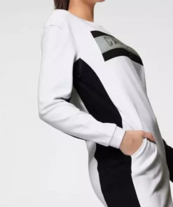 KangaROOS Sweatkleid mit großem Logodruck und kontrastfarbenen Einsätzen - NEUE KOLLEKTION Weiß, Schwarz -KangaROOS Verkaufsladen 08a75b87 d96a 563b ba60 5835ac893d5e