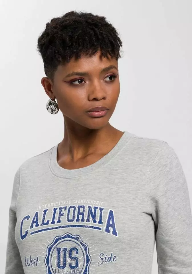 KangaROOS Sweater mit collem Frontprint im College-Look - NEUE KOLLEKTION 3 KangaROOS Sweater mit collem Frontprint im College-Look - NEUE KOLLEKTION – Bild 3