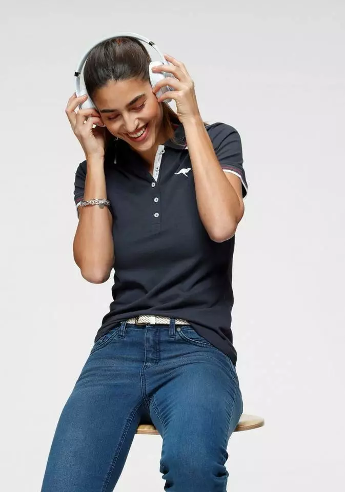 KangaROOS Poloshirt mit kontrastfarbenem, gestreiftem Kragen und Ärmelbündchen 1 KangaROOS Poloshirt mit kontrastfarbenem, gestreiftem Kragen und Ärmelbündchen
