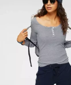 KangaROOS Langarmshirt in maritimer Ringeloptik Schwarz-hellgrau-geringelt, Rosa-weiß-geringelt, Marine-weiß-geringelt 16 KangaROOS Langarmshirt in maritimer Ringeloptik Schwarz-hellgrau-geringelt, Rosa-weiß-geringelt, Marine-weiß-geringelt -KangaROOS Verkaufsladen 29745077