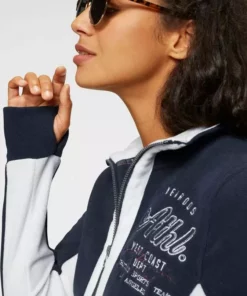 KangaROOS Fleecejacke mit kontrastfarbenen Einsätzen 12 KangaROOS Fleecejacke mit kontrastfarbenen Einsätzen -KangaROOS Verkaufsladen 29745638