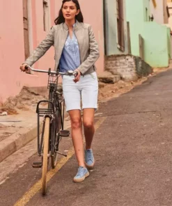 KangaROOS Hemdbluse mit Volants am Ärmel und Blumen-Stickerei vorne -KangaROOS Verkaufsladen 37387591