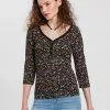 KangaROOS 3/4-Arm-Shirt mit minimalistischem Blumen allover-print - NEUE KOLLEKTION Wollweiß-bunt-geblümt, Schwarz-bunt-geblümt