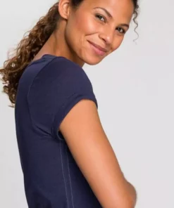 KangaROOS T-Shirt mit süßem aufgekrempleten Ärmalsaum Weiß, Rosa, Marine, Schwarz -KangaROOS Verkaufsladen 4ce4bb0f efed 5ae0 86cf a425a56b8f6f