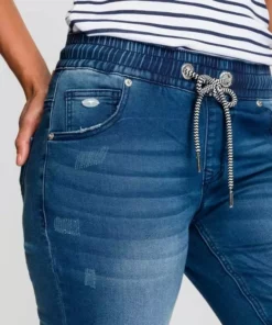 KangaROOS Jogg-Bermudas mit Gummibund und Kontrastkordel -KangaROOS Verkaufsladen 7eaef871 9f84 5bb6 973c ced1391a181f