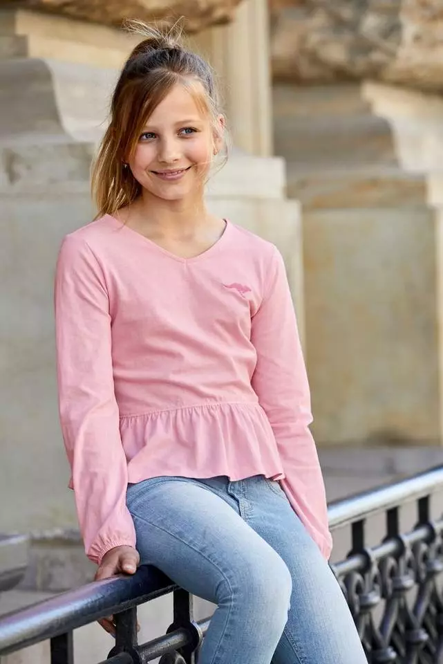 KangaROOS Langarmshirt in kürzerer Form 4 KangaROOS Langarmshirt in kürzerer Form – Bild 4