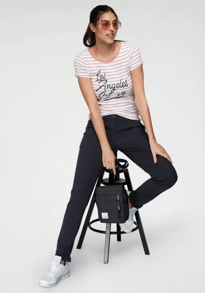 KangaROOS T-Shirt mit großem Logoschriftzug in Handschrift-Optik Marine-weiß, Weiß-rosa 5 KangaROOS T-Shirt mit großem Logoschriftzug in Handschrift-Optik Marine-weiß, Weiß-rosa – Bild 5