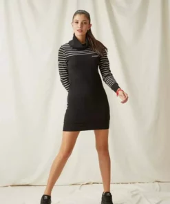 KangaROOS Sweatkleid mit gestreiftem Schulter- und Ärmelbereich -KangaROOS Verkaufsladen 84893bd8 2747 5569 b03f 027b8d341967