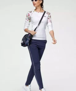 KangaROOS Langarmshirt mit floralem Druck Einsatz - NEUE KOLLEKTION Marine, Weiß 10 KangaROOS Langarmshirt mit floralem Druck Einsatz - NEUE KOLLEKTION Marine, Weiß -KangaROOS Verkaufsladen 92840cec 7722 5d8d 81cf 2c4e8bf3432b