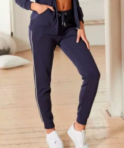 KangaROOS Relaxhose mit kontrastfarbenem Piping Rot, Weiß, Marine