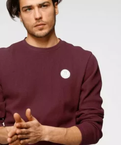 KangaROOS Langarmshirt mit Logobrustbadge Bordeaux, Marine -KangaROOS Verkaufsladen b1251237 e6d4 5386 baa1 783d566654a4