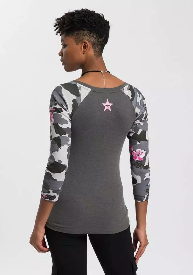 KangaROOS 3/4-Arm-Shirt mit tarnfarbenen Camouflage-Ärmeln und Front-Print Anthrazit-schwarz, Offwhite-tarnfarben 2 KangaROOS 3/4-Arm-Shirt mit tarnfarbenen Camouflage-Ärmeln und Front-Print Anthrazit-schwarz, Offwhite-tarnfarben – Bild 2