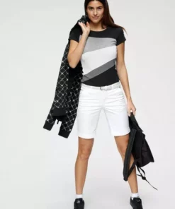 KangaROOS Kapuzensweatjacke mit modischen Logo-Allover-Druck Schwarz-weiß-bedruckt, Weiß-schwarz-bedruckt 10 KangaROOS Kapuzensweatjacke mit modischen Logo-Allover-Druck Schwarz-weiß-bedruckt, Weiß-schwarz-bedruckt -KangaROOS Verkaufsladen c1b5e150 20c6 5436 ab7c 53559c7d7cc9