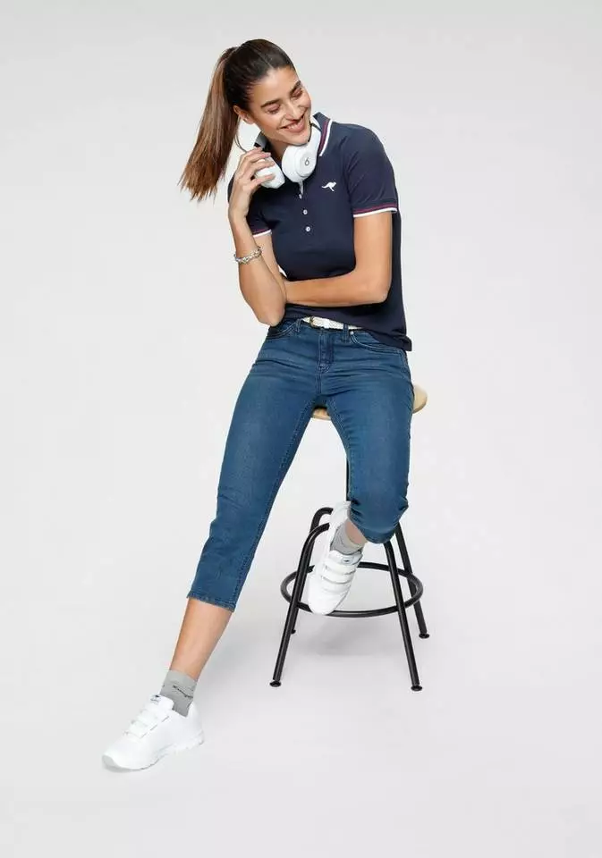 KangaROOS Poloshirt mit kontrastfarbenem, gestreiftem Kragen und Ärmelbündchen 7 KangaROOS Poloshirt mit kontrastfarbenem, gestreiftem Kragen und Ärmelbündchen – Bild 7