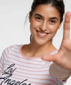 KangaROOS T-Shirt mit großem Logoschriftzug in Handschrift-Optik Marine-weiß, Weiß-rosa 11 KangaROOS T-Shirt mit großem Logoschriftzug in Handschrift-Optik Marine-weiß, Weiß-rosa -KangaROOS Verkaufsladen dcb3250d 10a9 5710 8dd3 689995b4e459